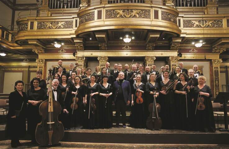 orkiestra Warszawskiej Opery Kameralnej na scenie w Wiedniu