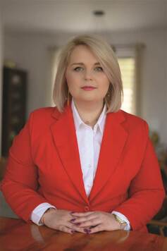 Zdjęcie portretowe dyrektor Emilii Oleksiak