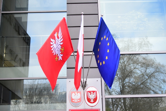 flagi Mazowsza, Polski i UE