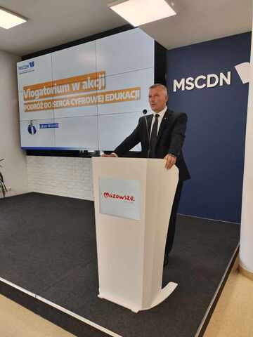 Wicemarszałek Rafał Rajkowski przemawia podczas otwarcia Vlogatorium